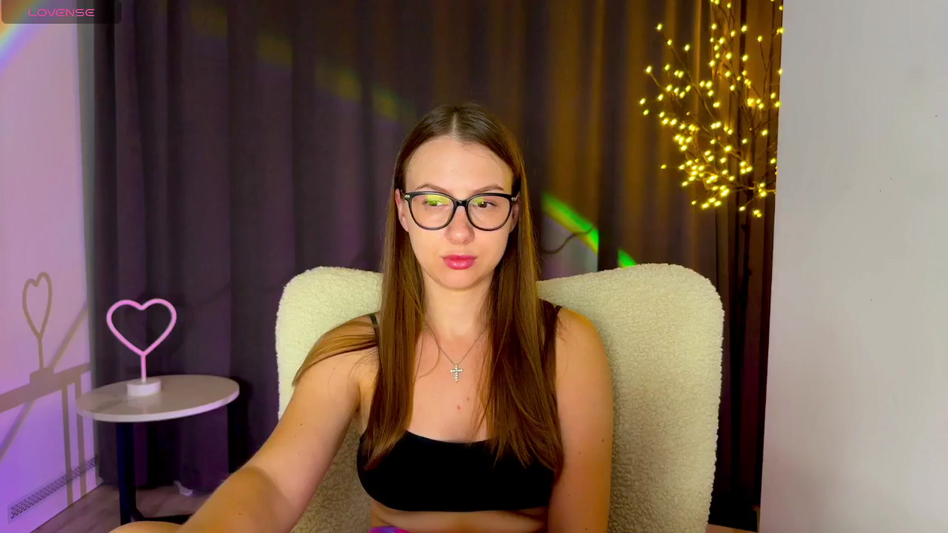 Gallery image thumbnail from MarTiny's myfreecams stream on, 09/11/2025, 01:59 image 18 of 20