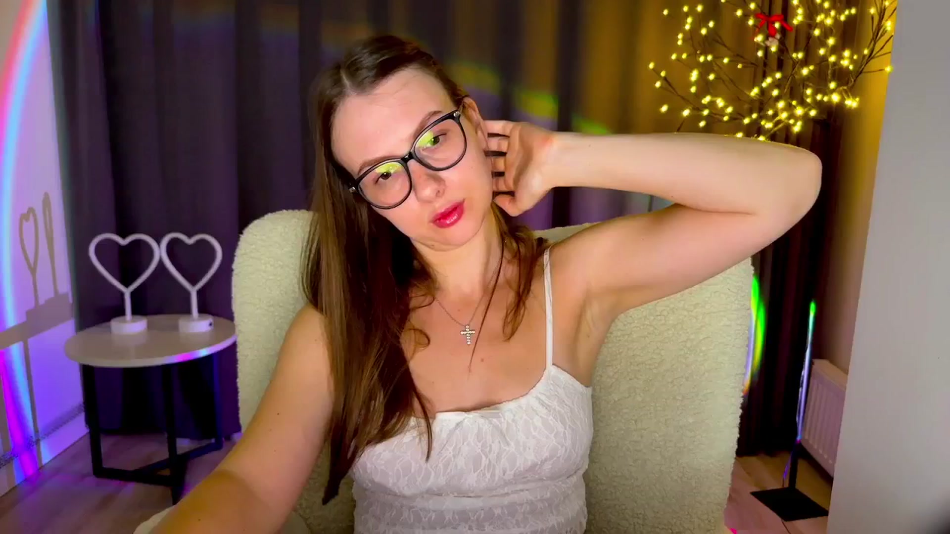Gallery image thumbnail from MarTiny's myfreecams stream on, 09/28/2025, 24:13 image 2 of 20
