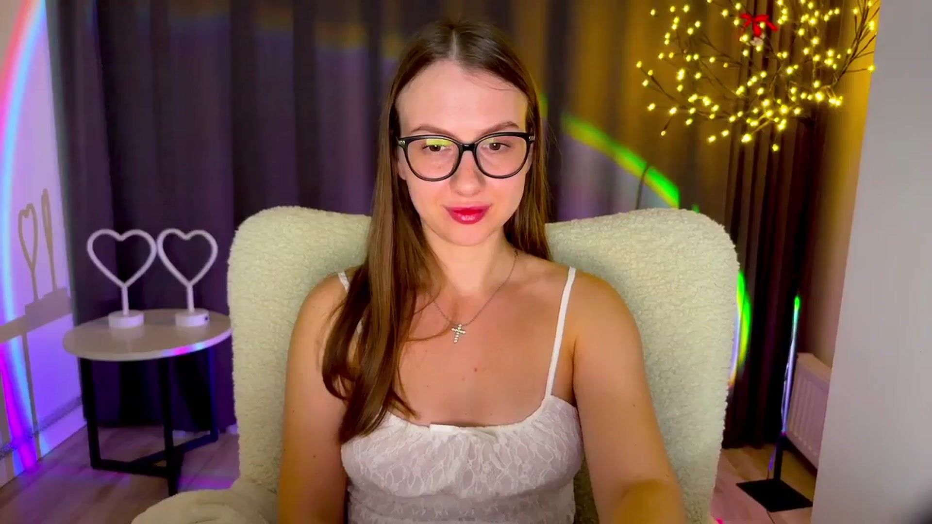 Gallery image thumbnail from MarTiny's myfreecams stream on, 09/28/2025, 24:13 image 9 of 20
