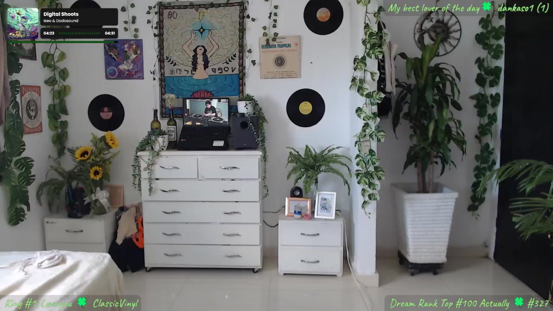 Gallery image thumbnail from MarWitch777's myfreecams stream on, 11/23/2024, 16:21 image 16 of 20