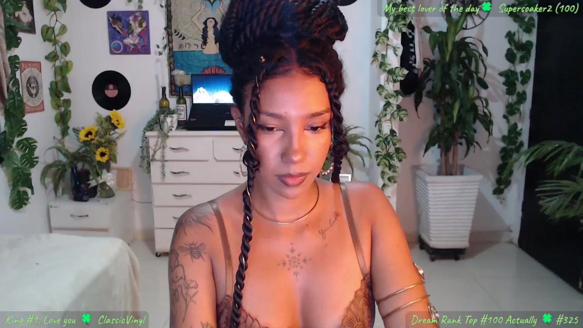 Gallery image thumbnail from MarWitch777's myfreecams stream on, 11/24/2024, 02:14 image 14 of 20