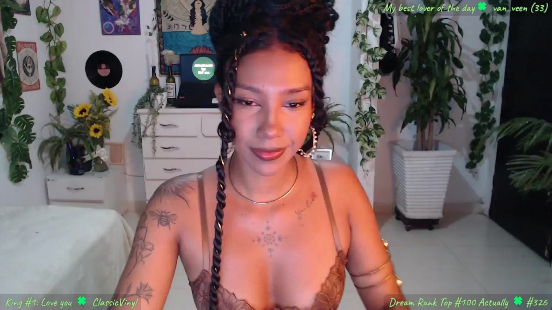 Gallery image thumbnail from MarWitch777's myfreecams stream on, 11/24/2024, 02:14 image 1 of 20