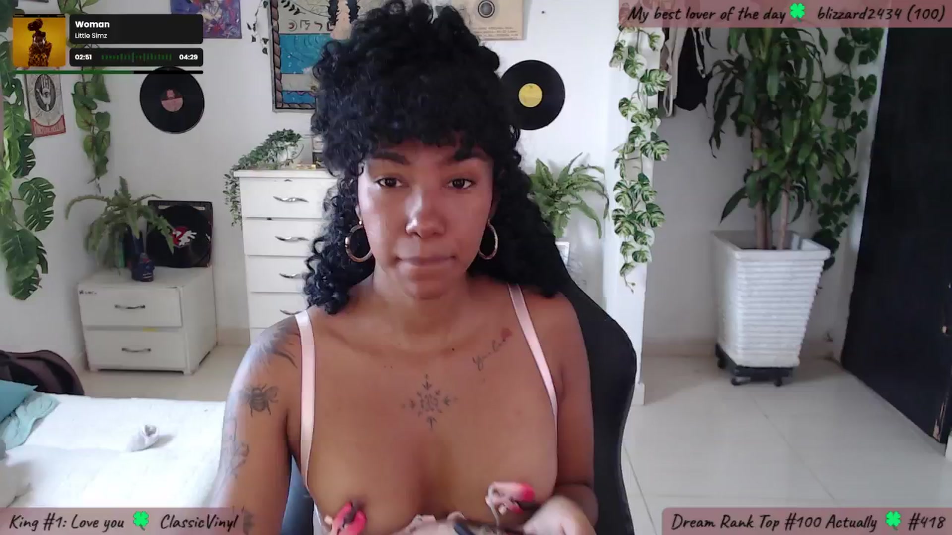 Gallery image thumbnail from MarWitch777's myfreecams stream on, 11/30/2024, 19:29 image 13 of 20
