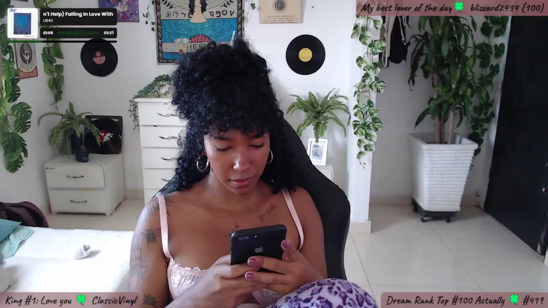 Gallery image thumbnail from MarWitch777's myfreecams stream on, 11/30/2024, 19:29 image 20 of 20
