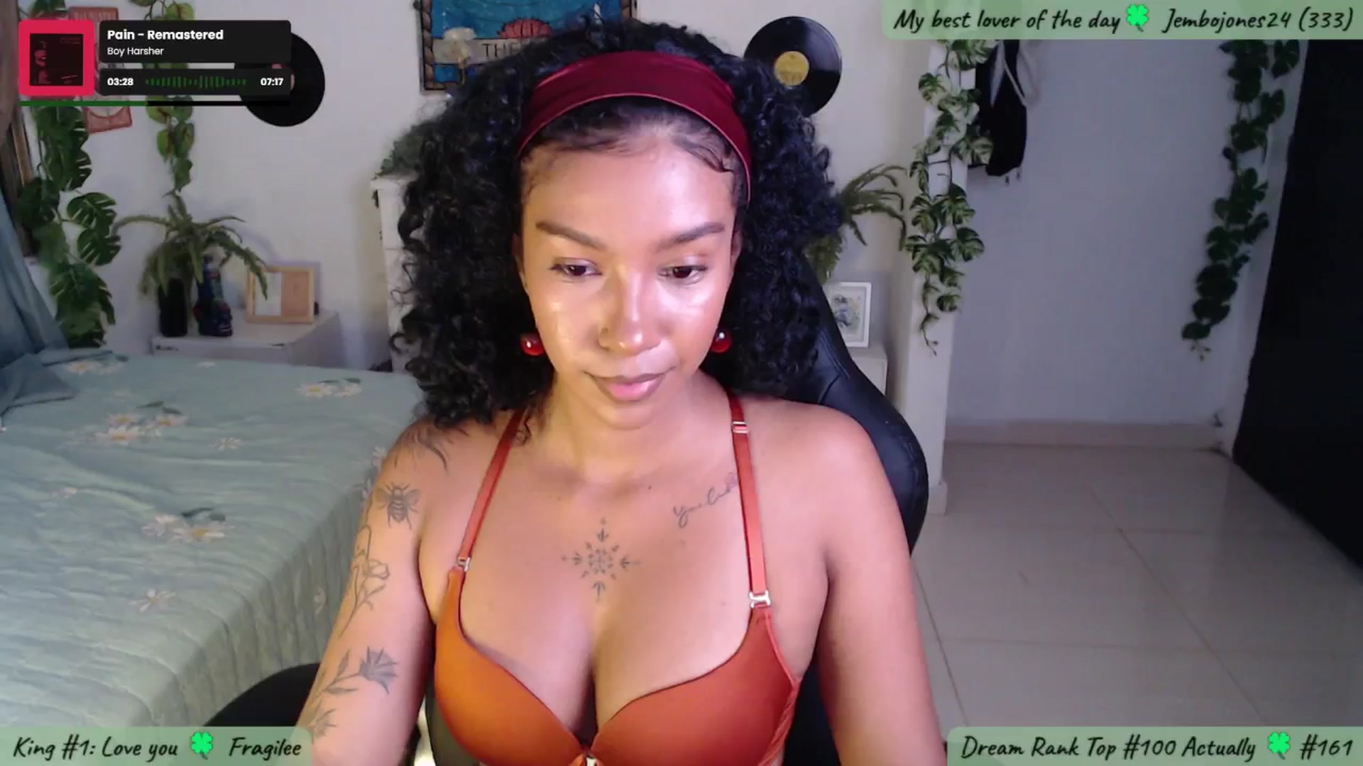 Gallery image thumbnail from MarWitch777's myfreecams stream on, 12/06/2024, 04:07 image 17 of 20