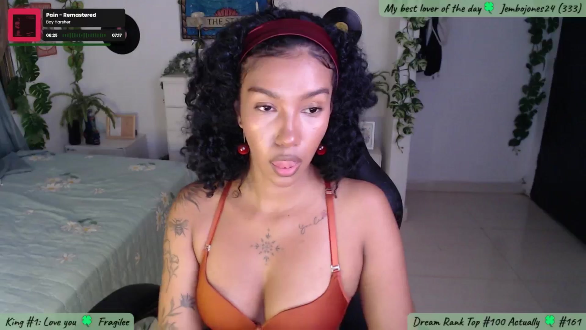 Gallery image thumbnail from MarWitch777's myfreecams stream on, 12/06/2024, 04:07 image 18 of 20