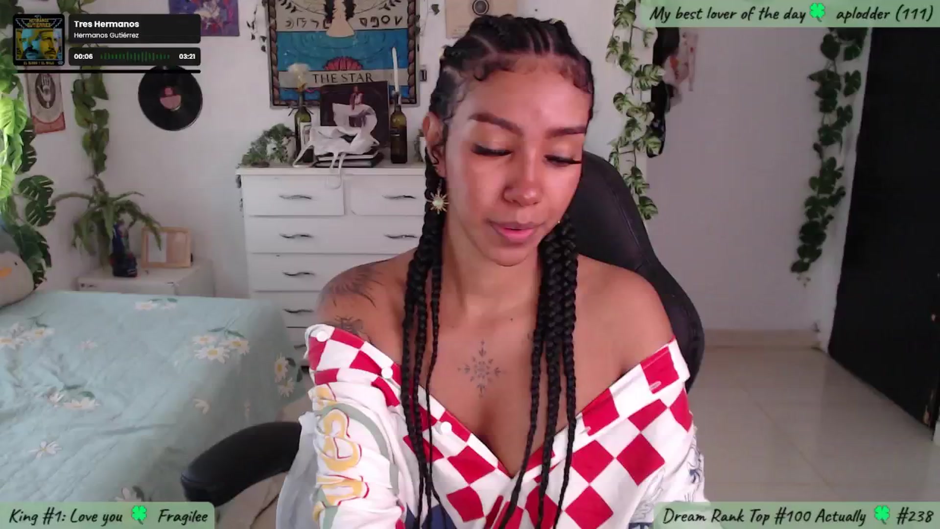Gallery image thumbnail from MarWitch777's myfreecams stream on, 12/07/2024, 15:43 image 18 of 20