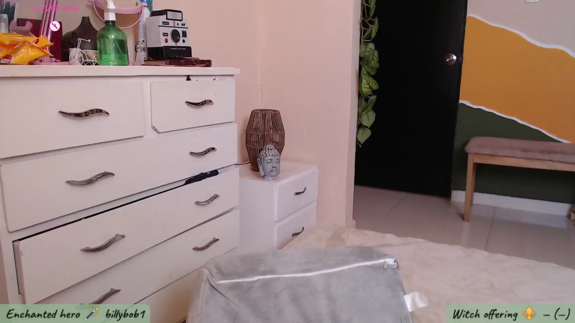 Gallery image thumbnail from MarWitch777's myfreecams stream on, 04/22/2025, 18:13 image 18 of 20