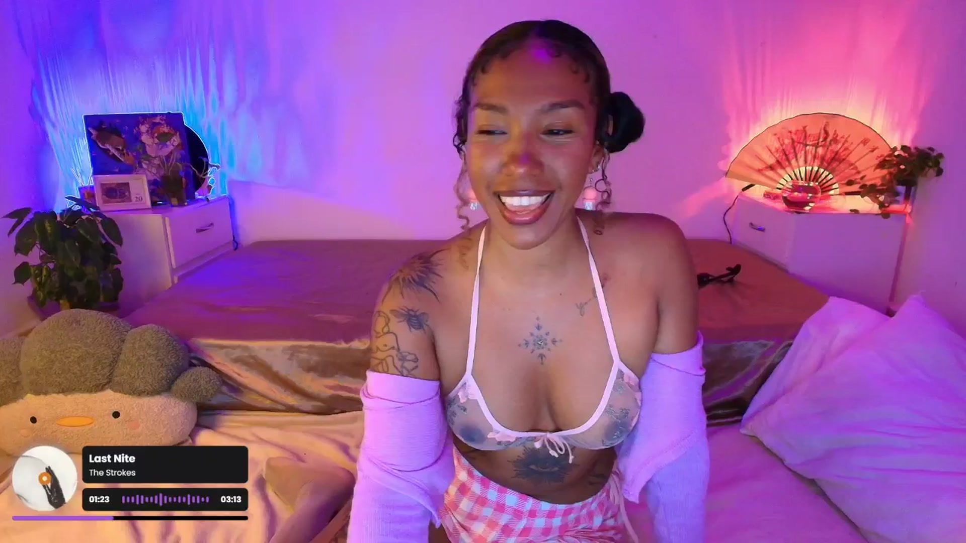 Gallery image thumbnail from MarWitch777's myfreecams stream on, 02/21/2026, 04:38 image 18 of 20