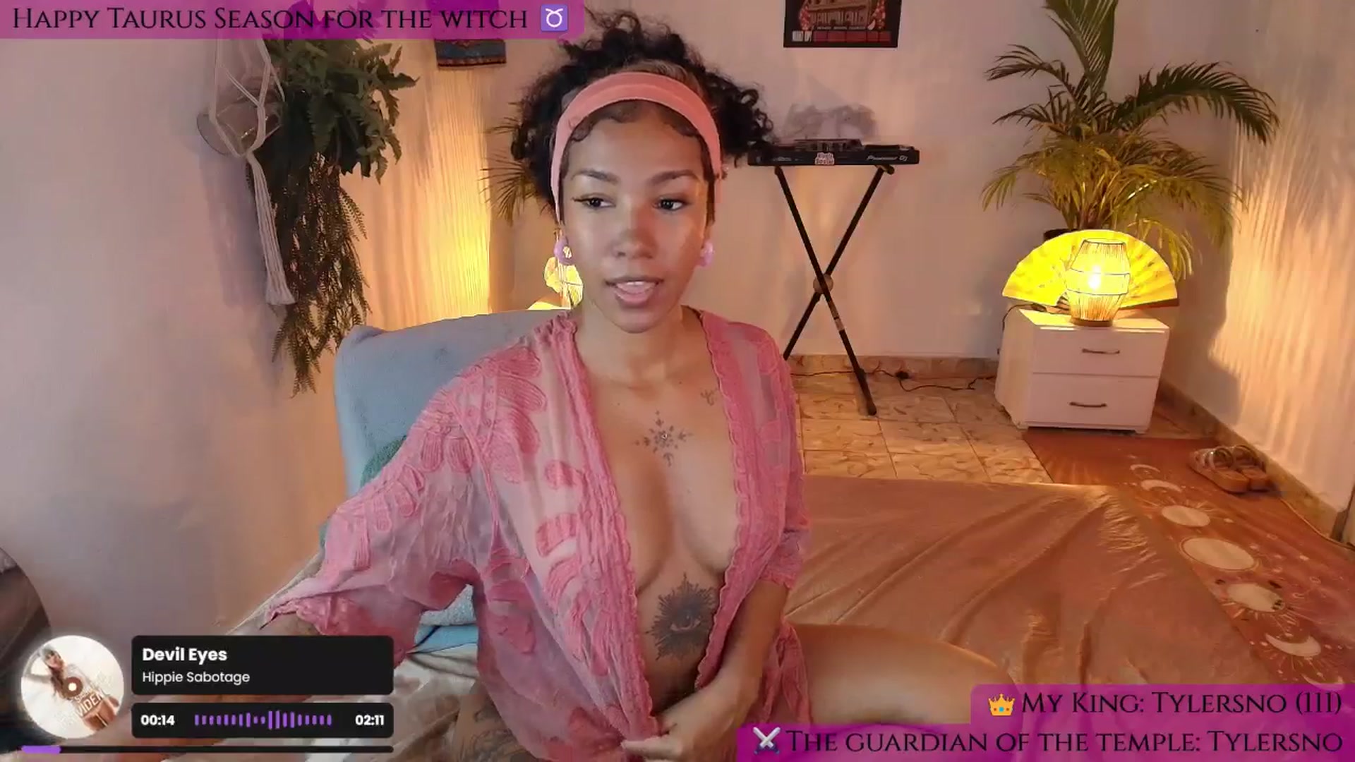 Gallery image thumbnail from MarWitch777's myfreecams stream on, 05/01/2026, 20:25 image 18 of 20