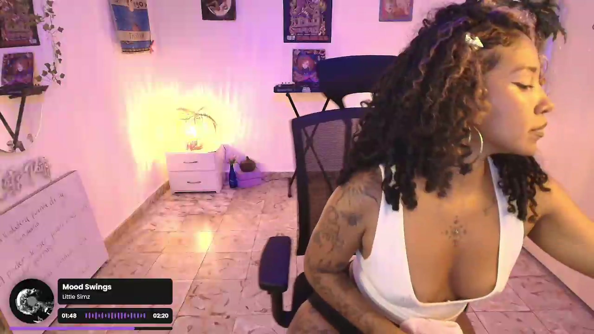 Gallery image thumbnail from MarWitch777's myfreecams stream on, 05/26/2026, 02:41 image 12 of 20