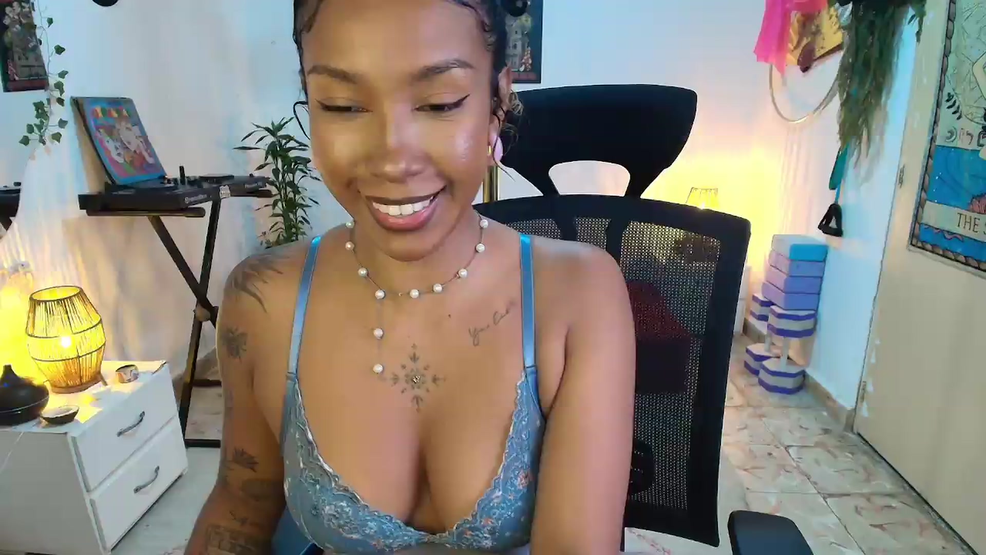Gallery image thumbnail from MarWitch777's myfreecams stream on, 07/31/2026, 02:02 image 16 of 20