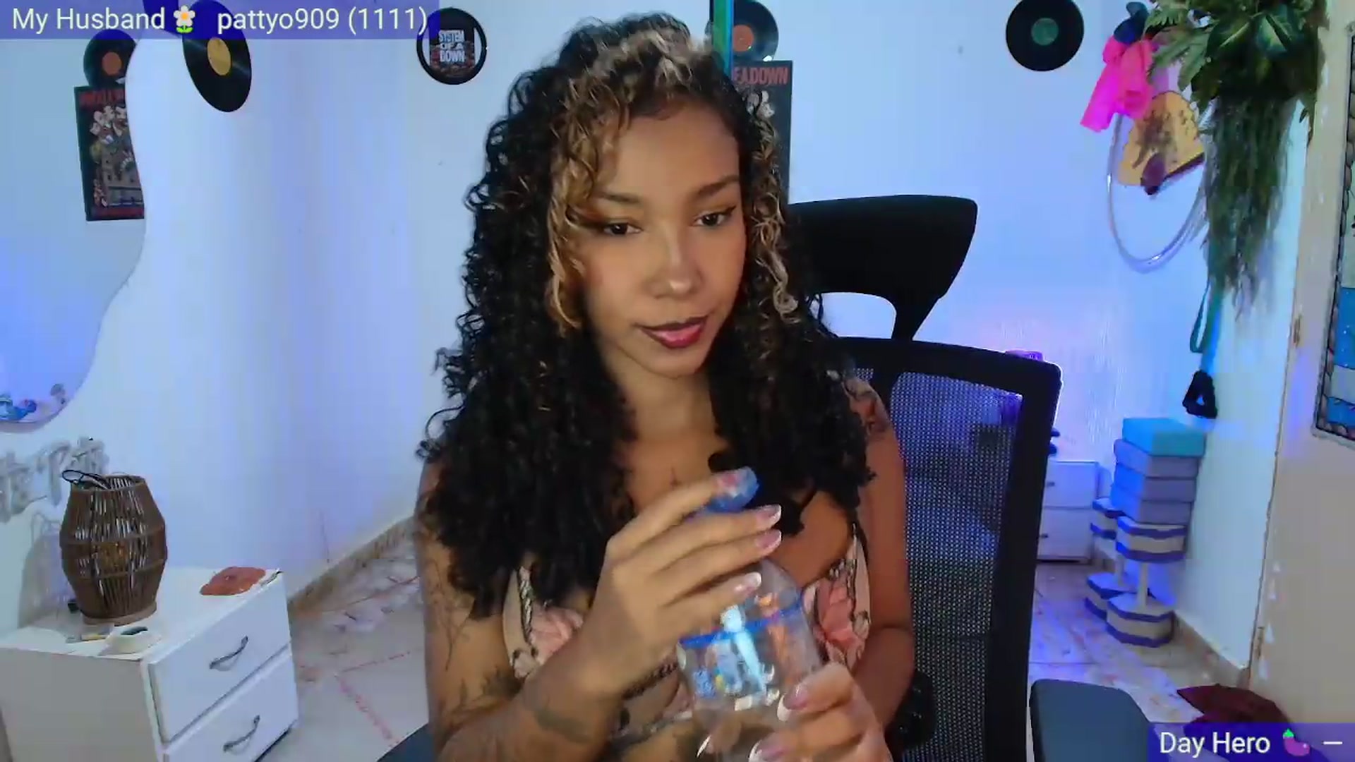 Gallery image thumbnail from MarWitch777's myfreecams stream on, 08/13/2026, 24:57 image 8 of 20