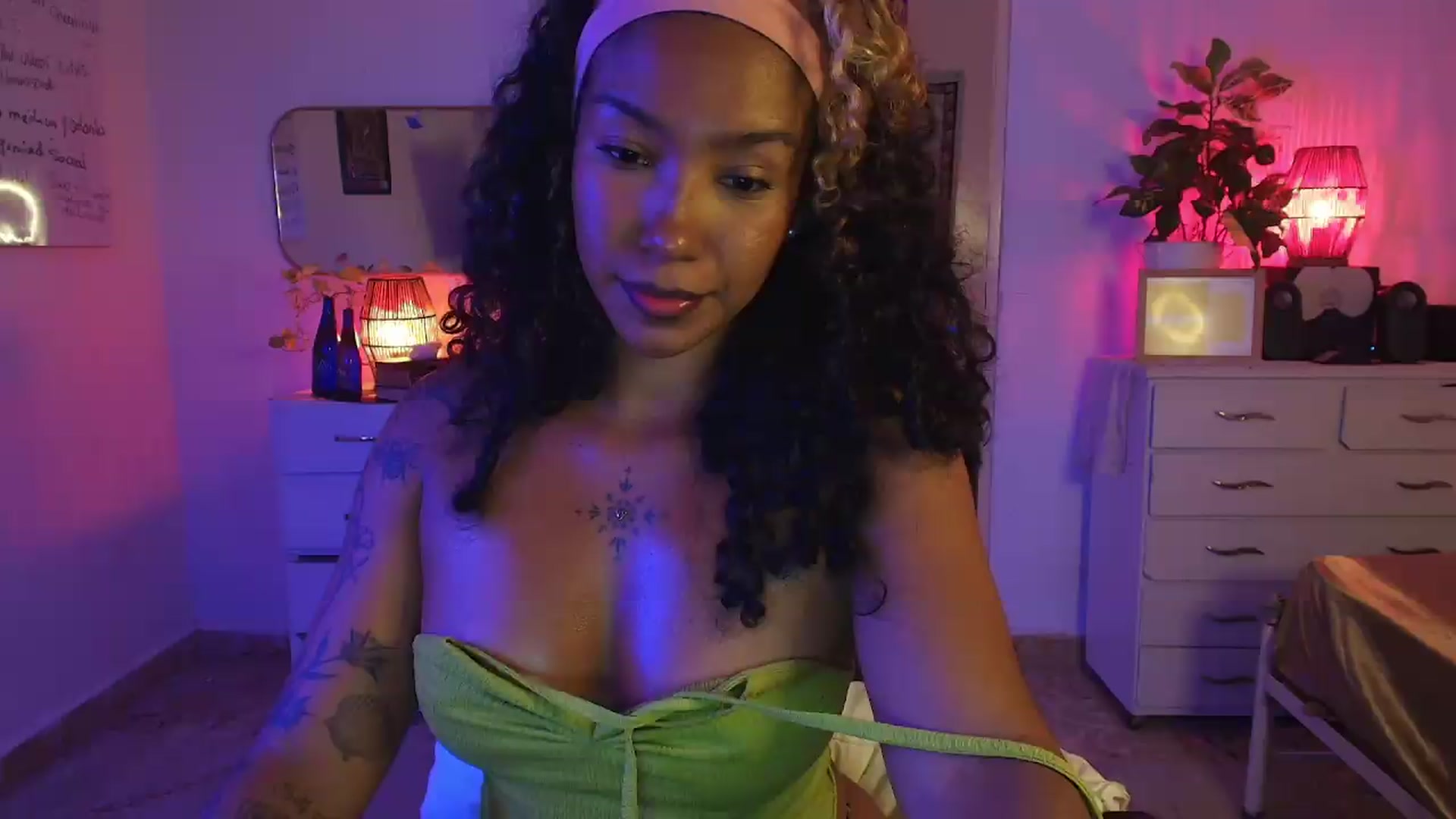 Gallery image thumbnail from MarWitch777's myfreecams stream on, 08/24/2026, 04:42 image 15 of 20