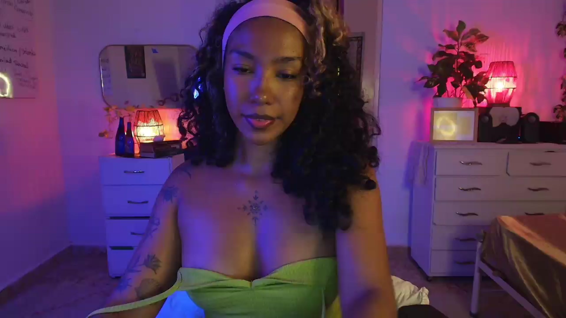 Gallery image thumbnail from MarWitch777's myfreecams stream on, 08/24/2026, 04:42 image 10 of 20