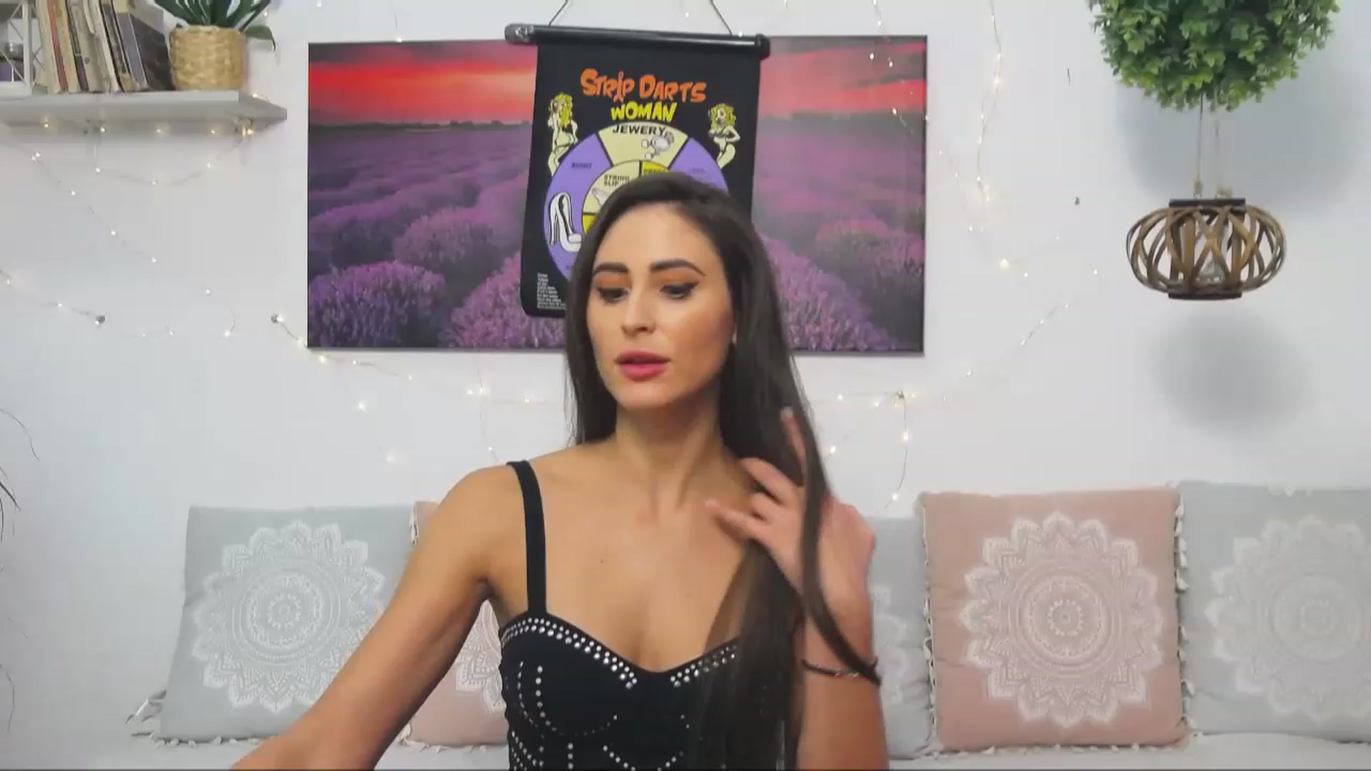 Gallery image thumbnail from MaraHari's myfreecams stream on, 11/27/2022, 16:09 image 12 of 20