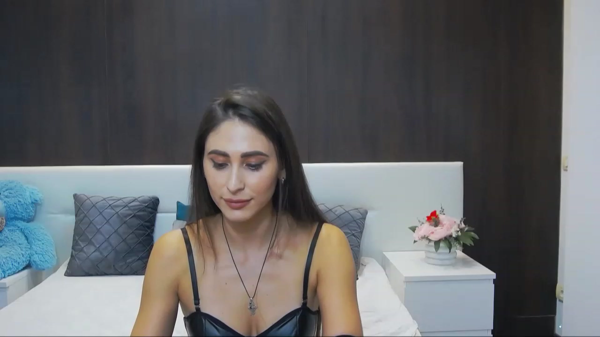 Gallery image thumbnail from MaraHari's myfreecams stream on, 12/01/2022, 17:06 image 16 of 20