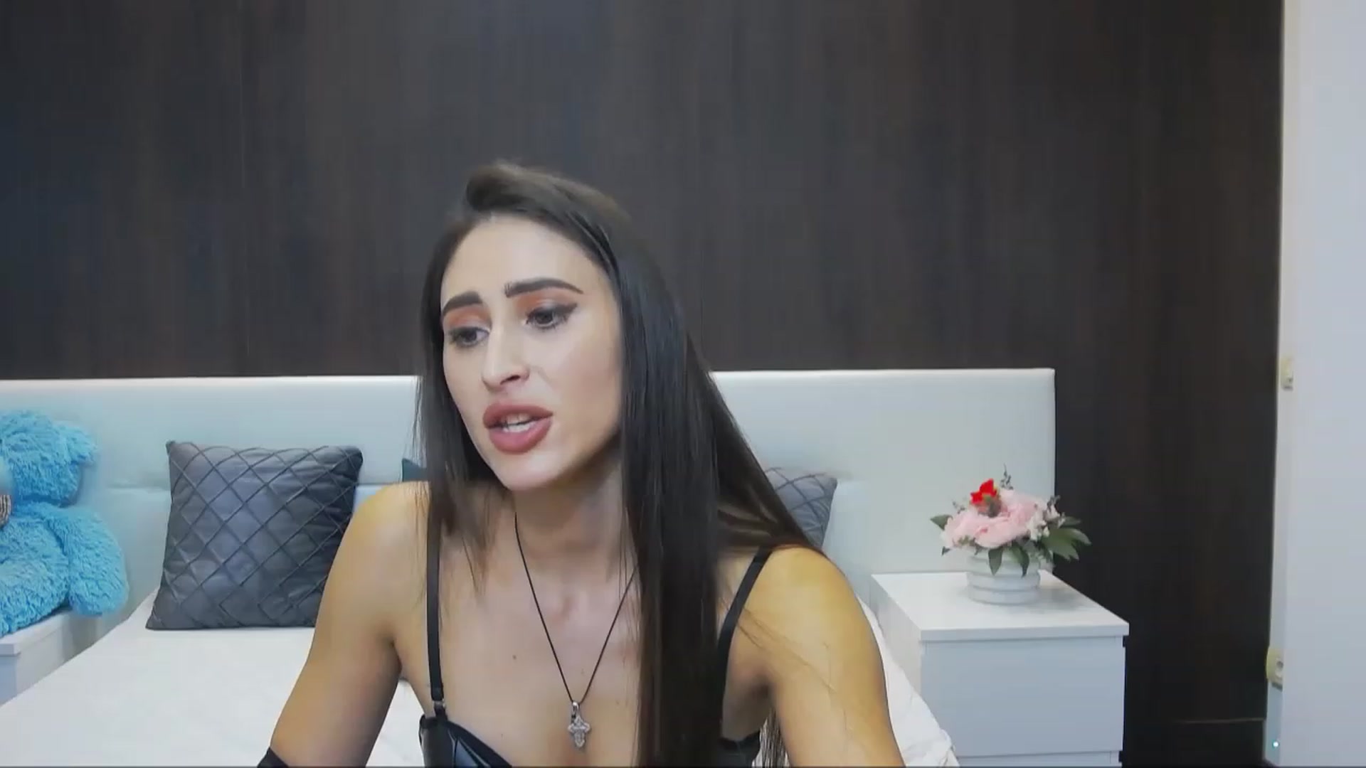 Gallery image thumbnail from MaraHari's myfreecams stream on, 12/01/2022, 17:06 image 11 of 20