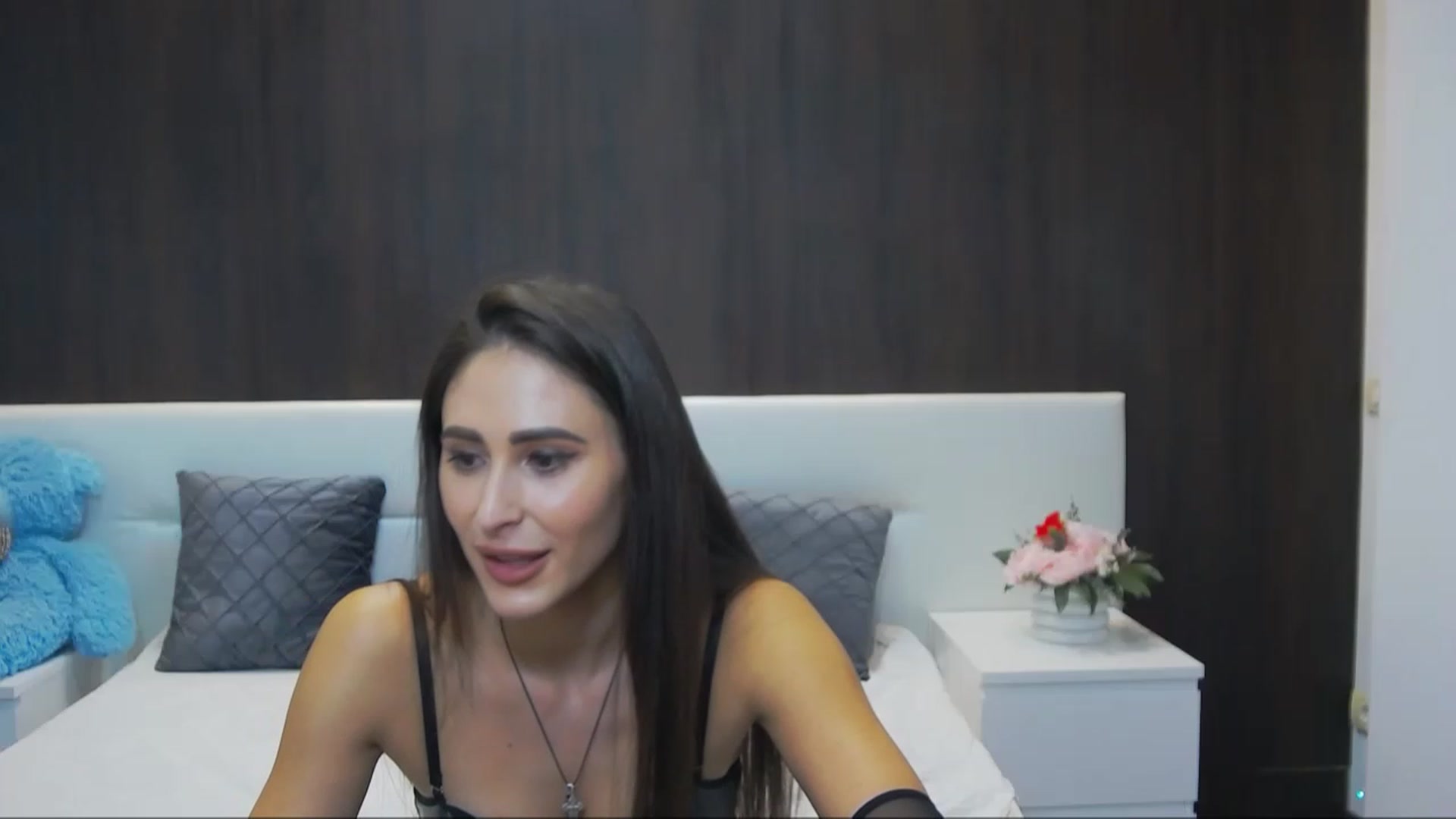 Gallery image thumbnail from MaraHari's myfreecams stream on, 12/01/2022, 17:06 image 12 of 20