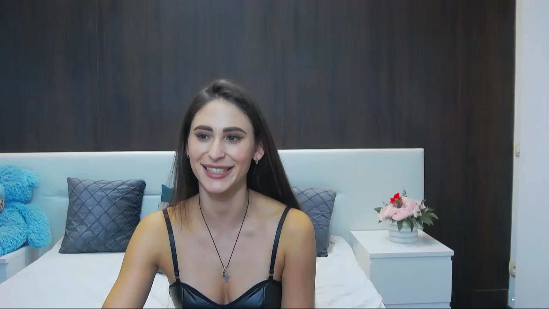 Gallery image thumbnail from MaraHari's myfreecams stream on, 12/01/2022, 17:06 image 7 of 20