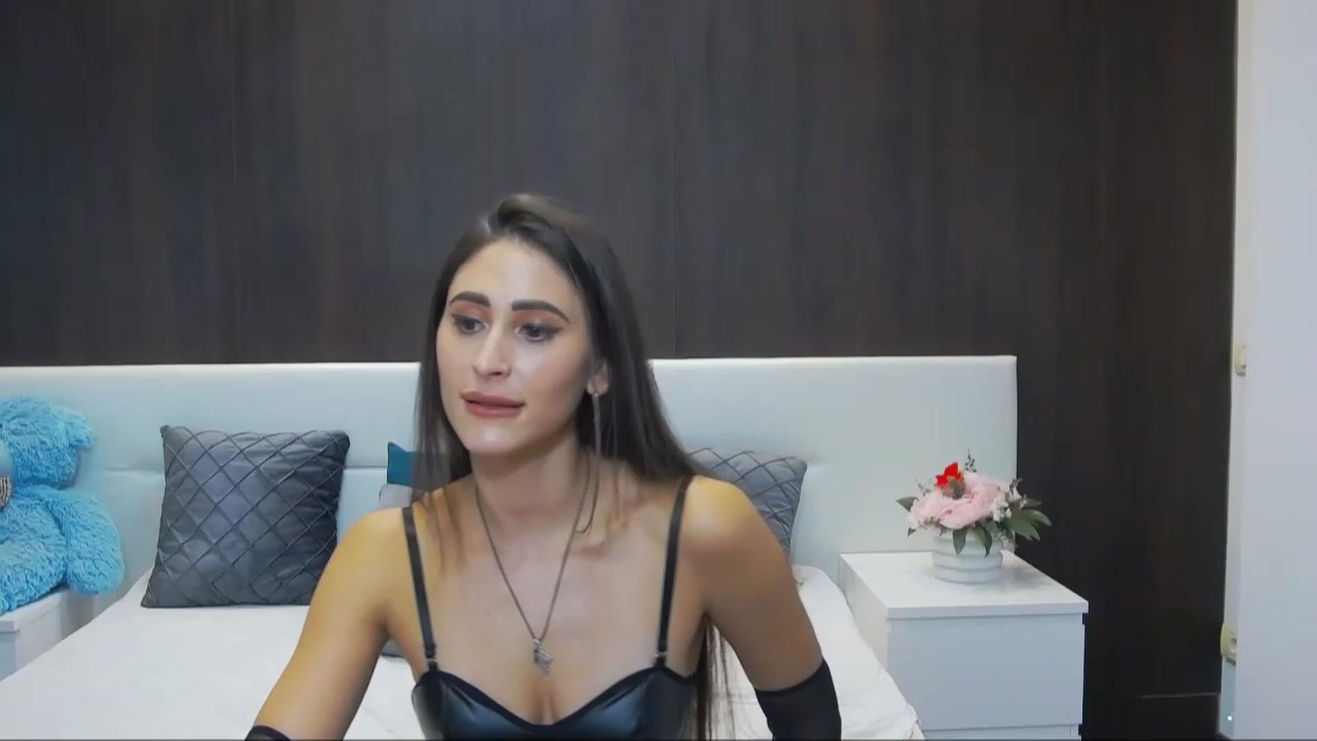 Gallery image thumbnail from MaraHari's myfreecams stream on, 12/01/2022, 17:06 image 17 of 20