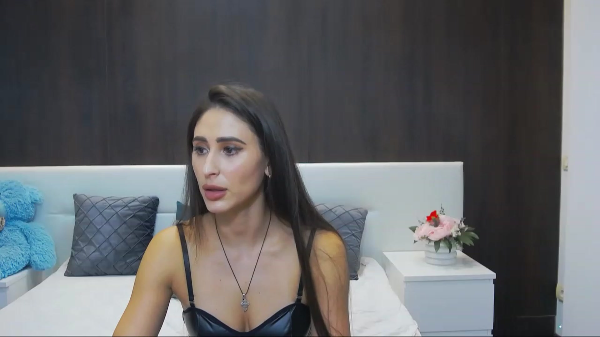 Gallery image thumbnail from MaraHari's myfreecams stream on, 12/01/2022, 17:06 image 8 of 20