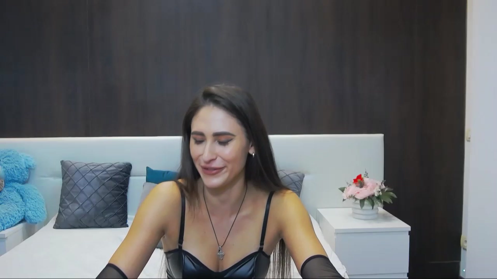 Gallery image thumbnail from MaraHari's myfreecams stream on, 12/01/2022, 17:06 image 10 of 20