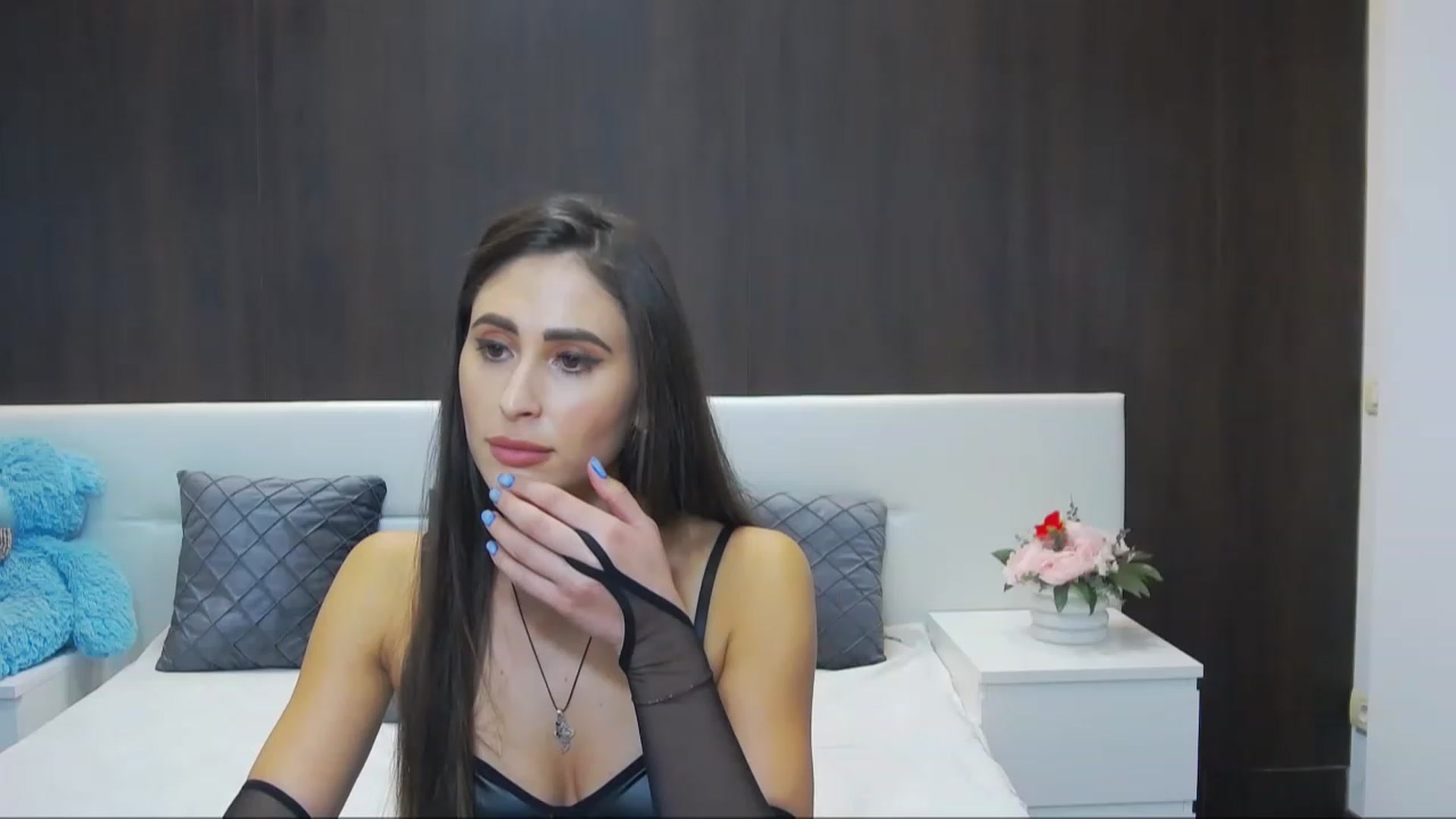 Gallery image thumbnail from MaraHari's myfreecams stream on, 12/01/2022, 18:17 image 6 of 20