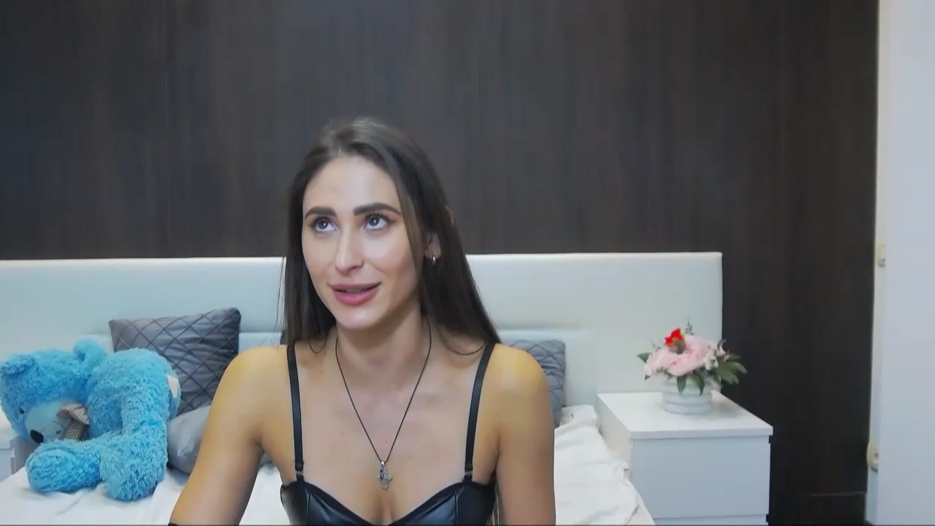 Gallery image thumbnail from MaraHari's myfreecams stream on, 12/01/2022, 18:57 image 17 of 20