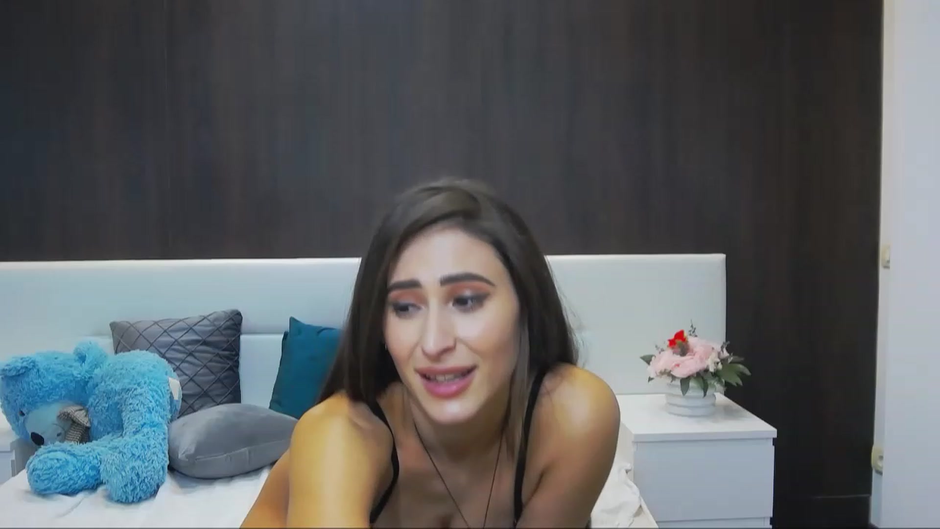 Gallery image thumbnail from MaraHari's myfreecams stream on, 12/01/2022, 18:57 image 13 of 20