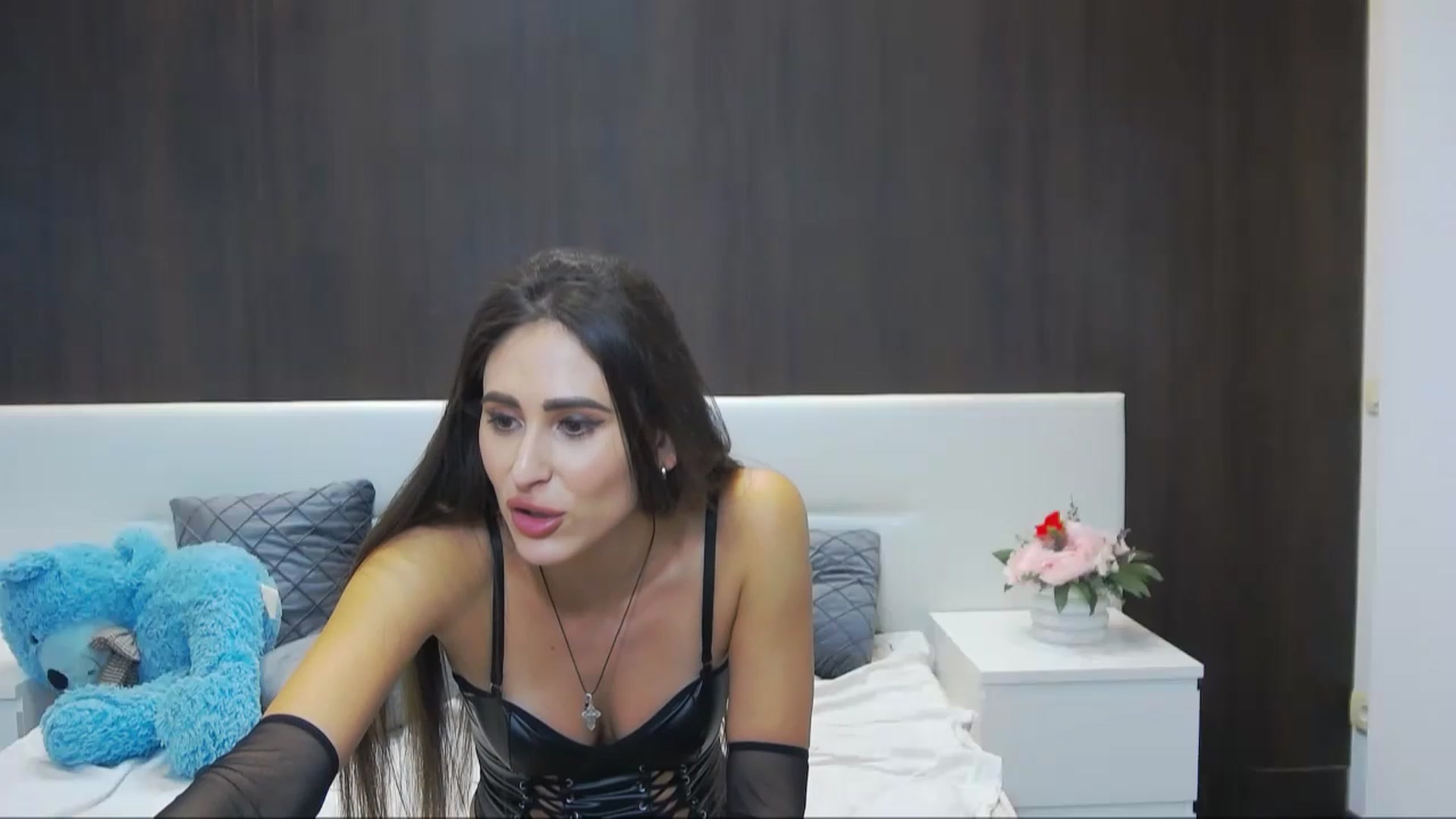 Gallery image thumbnail from MaraHari's myfreecams stream on, 12/01/2022, 18:57 image 3 of 20