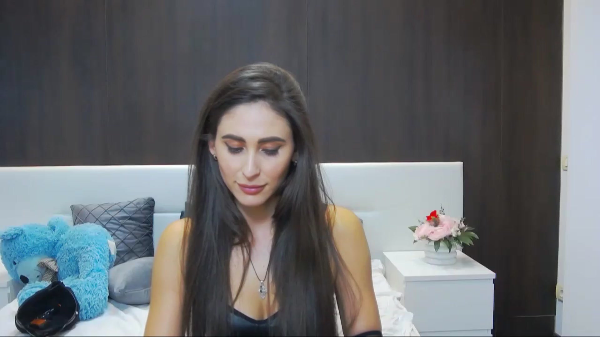 Gallery image thumbnail from MaraHari's myfreecams stream on, 12/01/2022, 18:57 image 5 of 20
