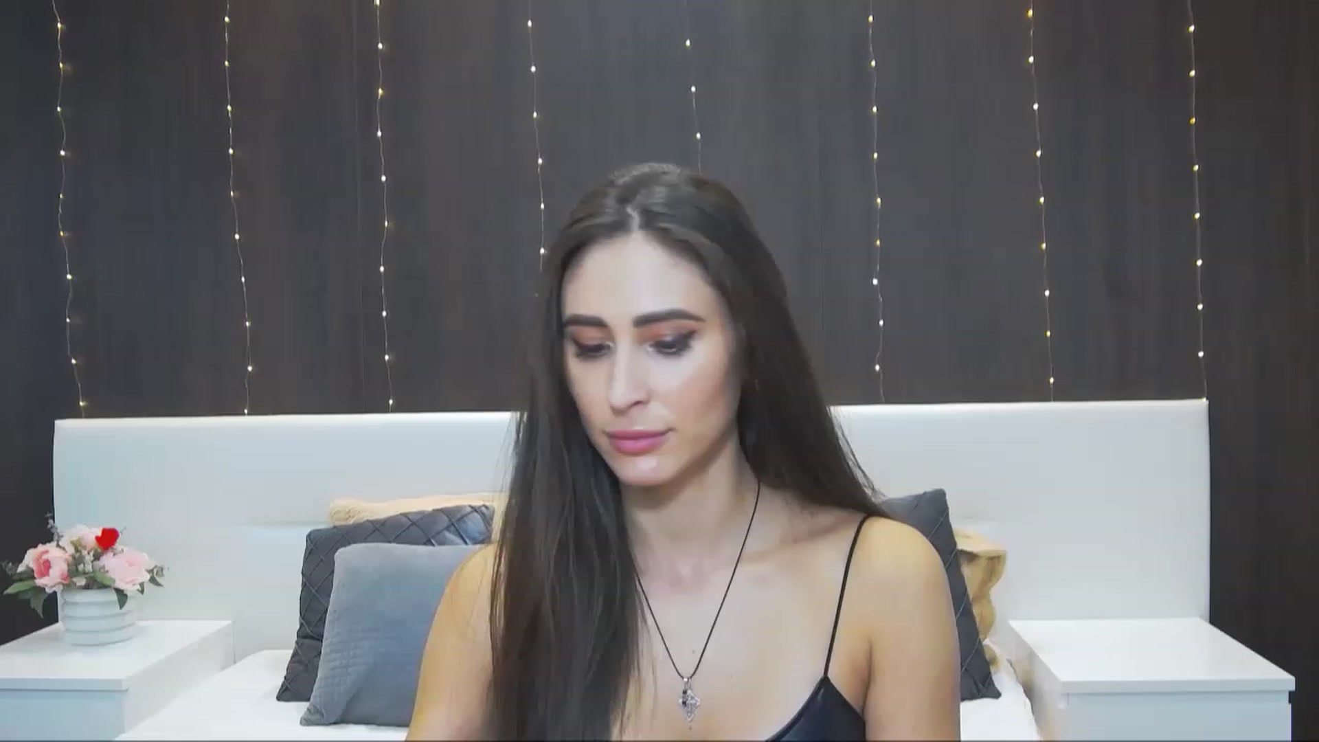 Gallery image thumbnail from MaraHari's myfreecams stream on, 12/02/2022, 20:40 image 14 of 20
