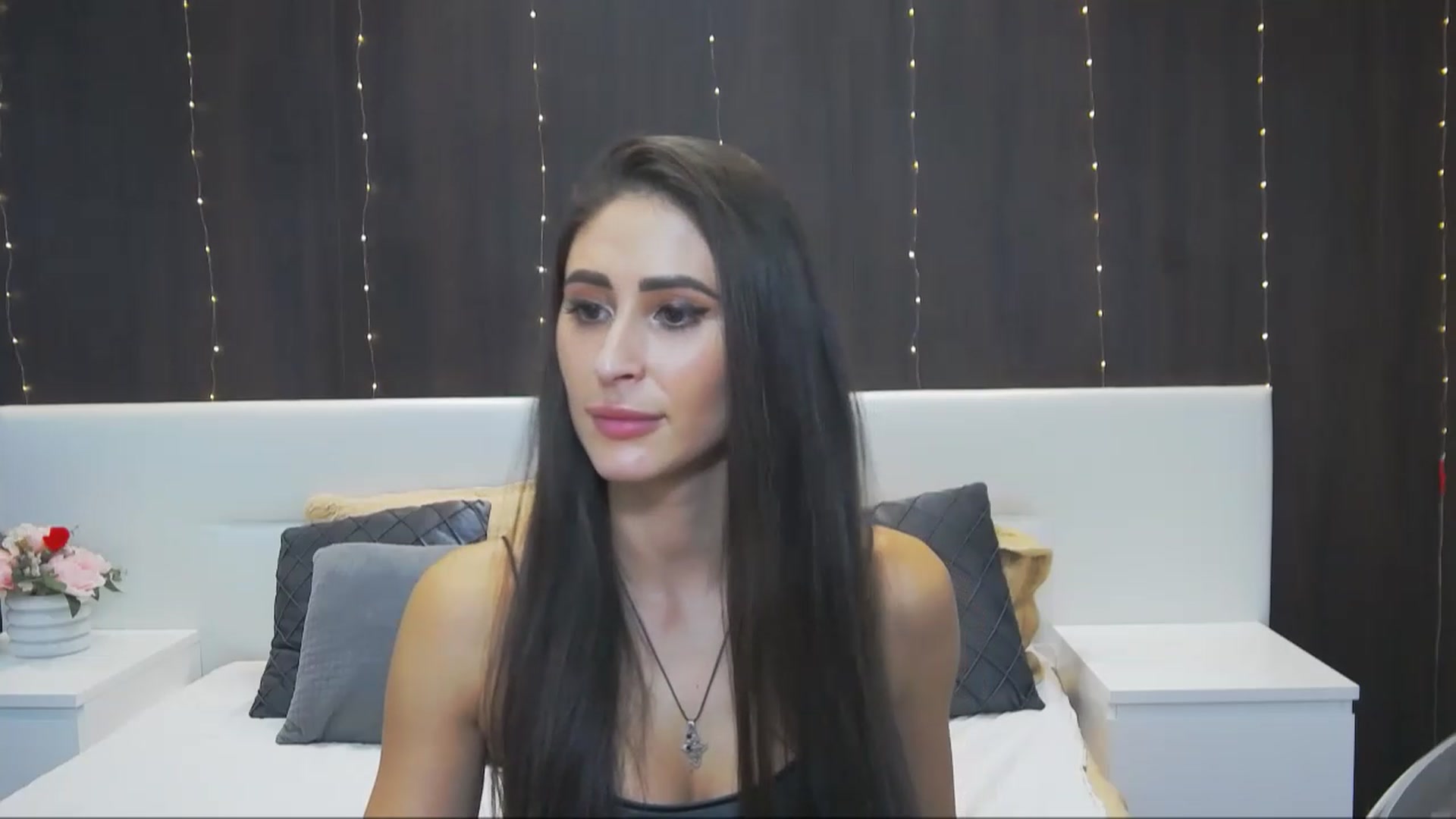 Gallery image thumbnail from MaraHari's myfreecams stream on, 12/02/2022, 20:40 image 17 of 20