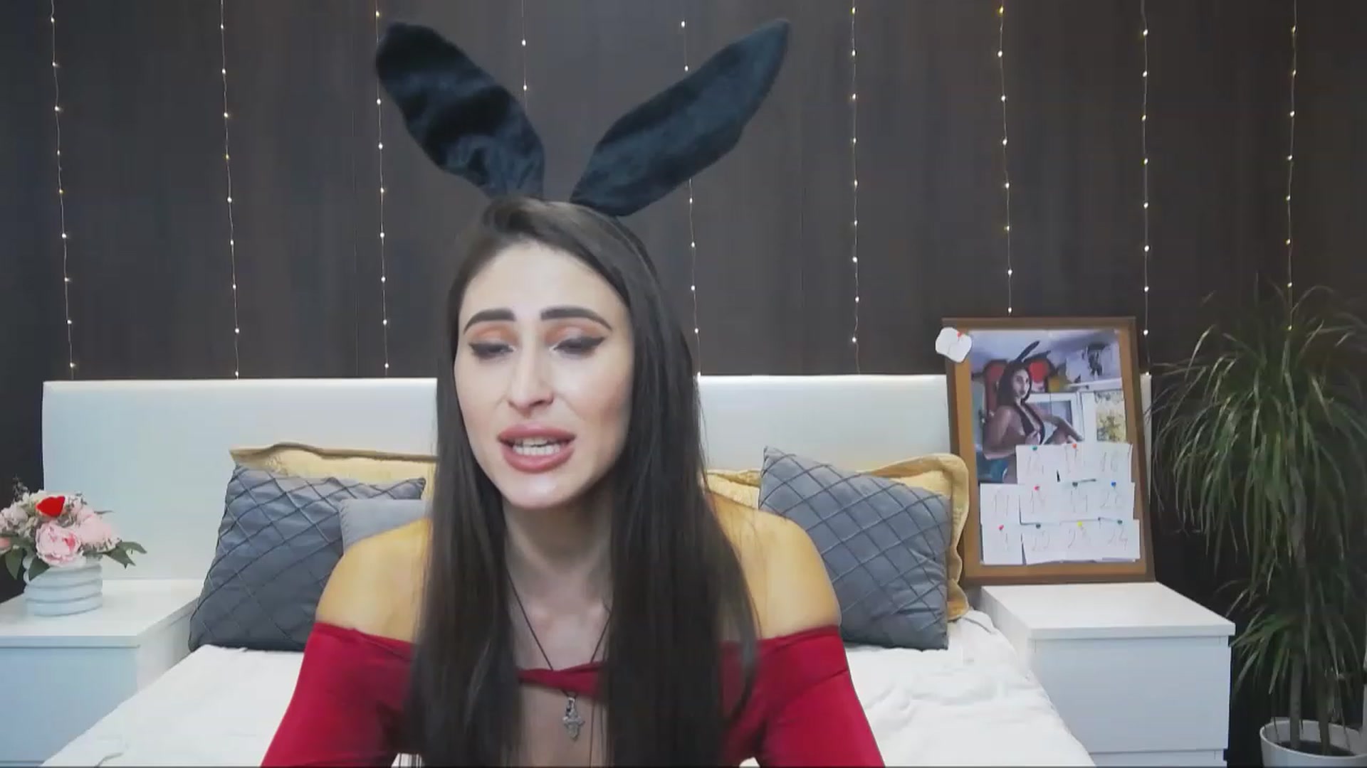 Gallery image thumbnail from MaraHari's myfreecams stream on, 12/03/2022, 19:09 image 6 of 20