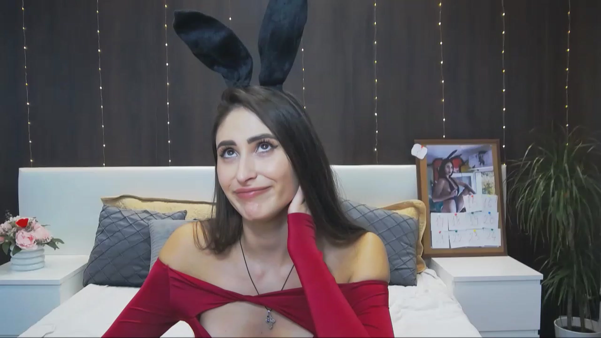 Gallery image thumbnail from MaraHari's myfreecams stream on, 12/03/2022, 19:09 image 14 of 20