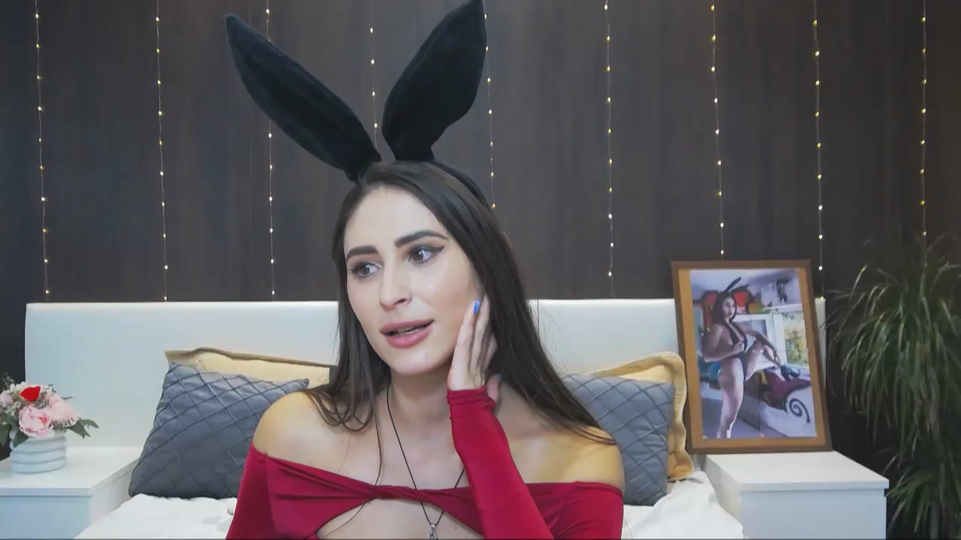 Gallery image thumbnail from MaraHari's myfreecams stream on, 12/03/2022, 22:09 image 8 of 20