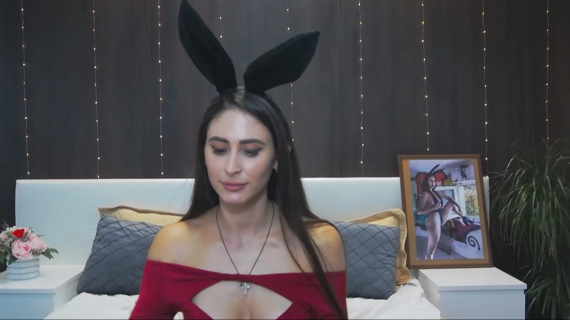 Gallery image thumbnail from MaraHari's myfreecams stream on, 12/03/2022, 22:09 image 11 of 20