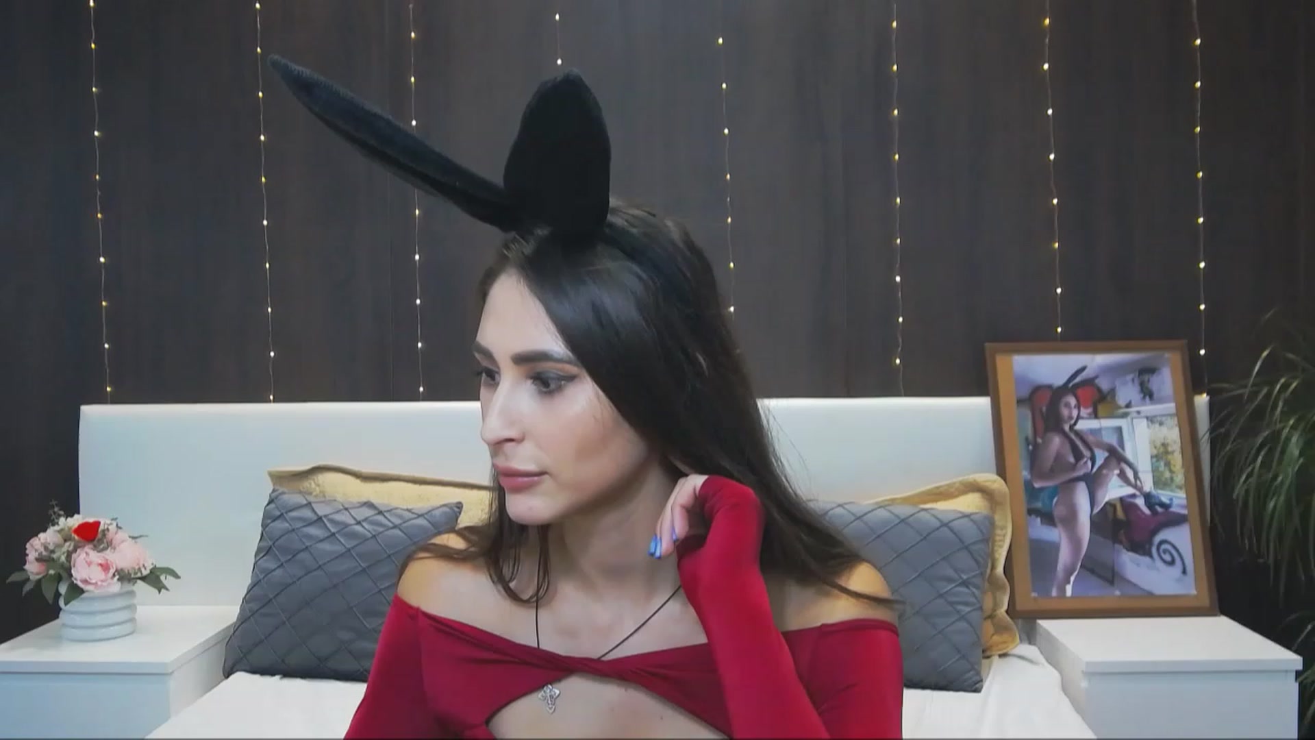 Gallery image thumbnail from MaraHari's myfreecams stream on, 12/03/2022, 22:09 image 5 of 20