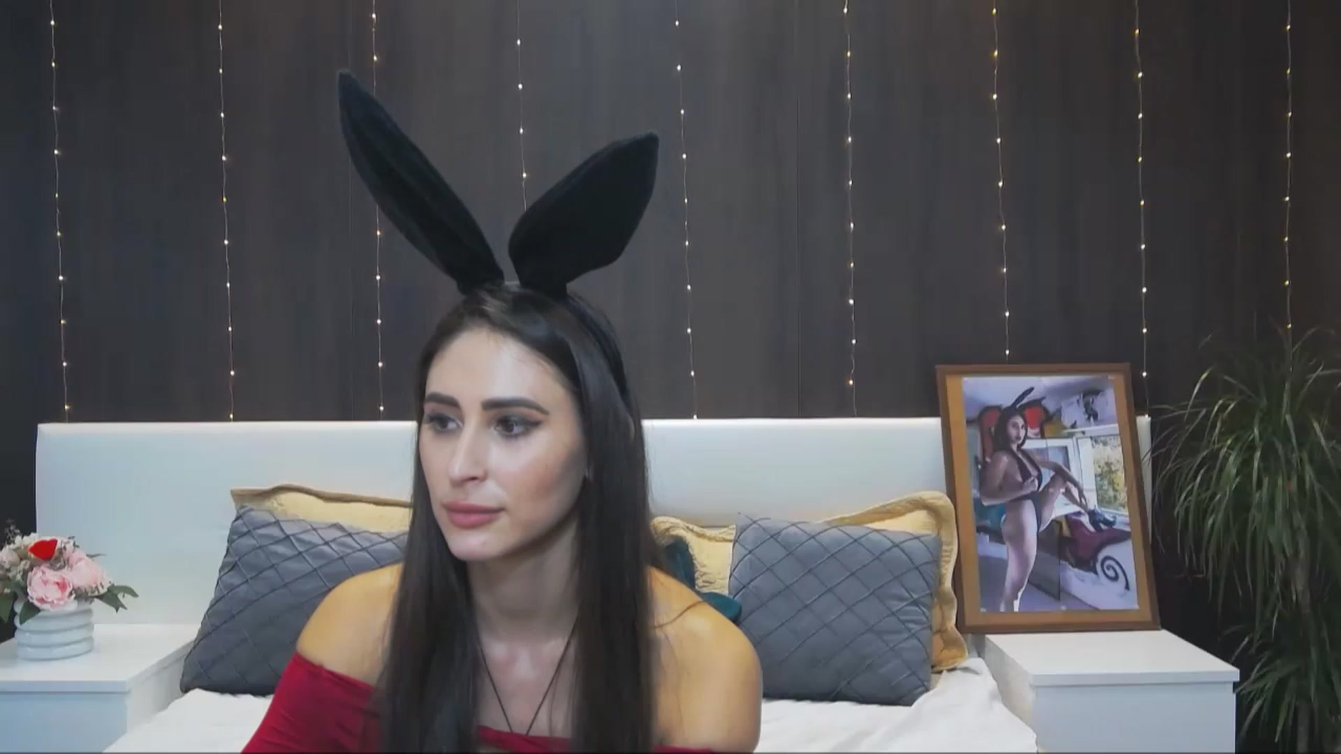 Gallery image thumbnail from MaraHari's myfreecams stream on, 12/03/2022, 22:09 image 14 of 20