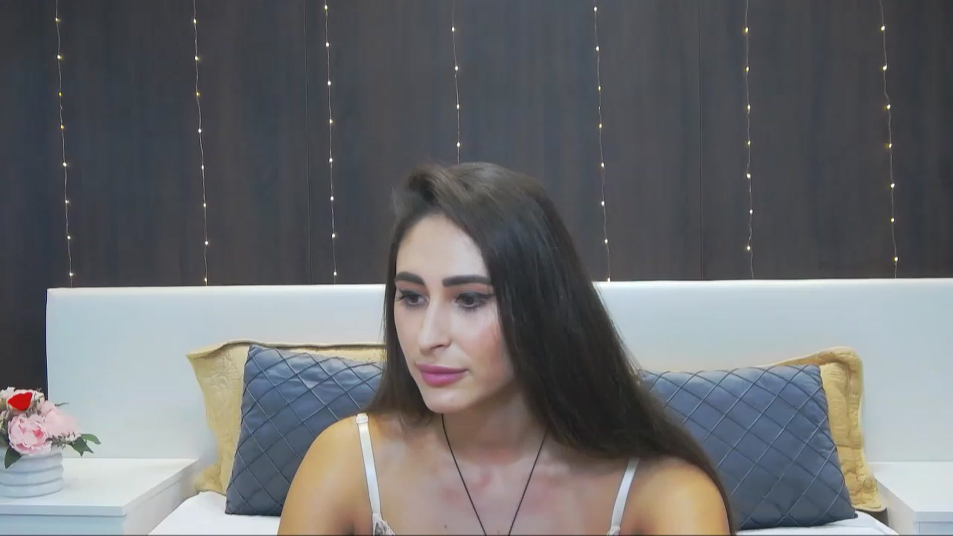 Gallery image thumbnail from MaraHari's myfreecams stream on, 12/04/2022, 15:55 image 11 of 20