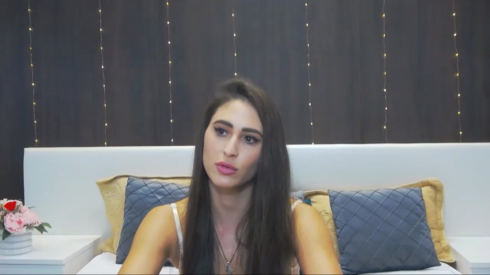 Gallery image thumbnail from MaraHari's myfreecams stream on, 12/04/2022, 15:55 image 4 of 20