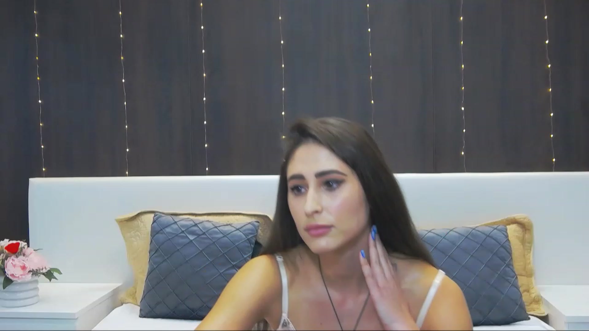 Gallery image thumbnail from MaraHari's myfreecams stream on, 12/04/2022, 15:55 image 7 of 20