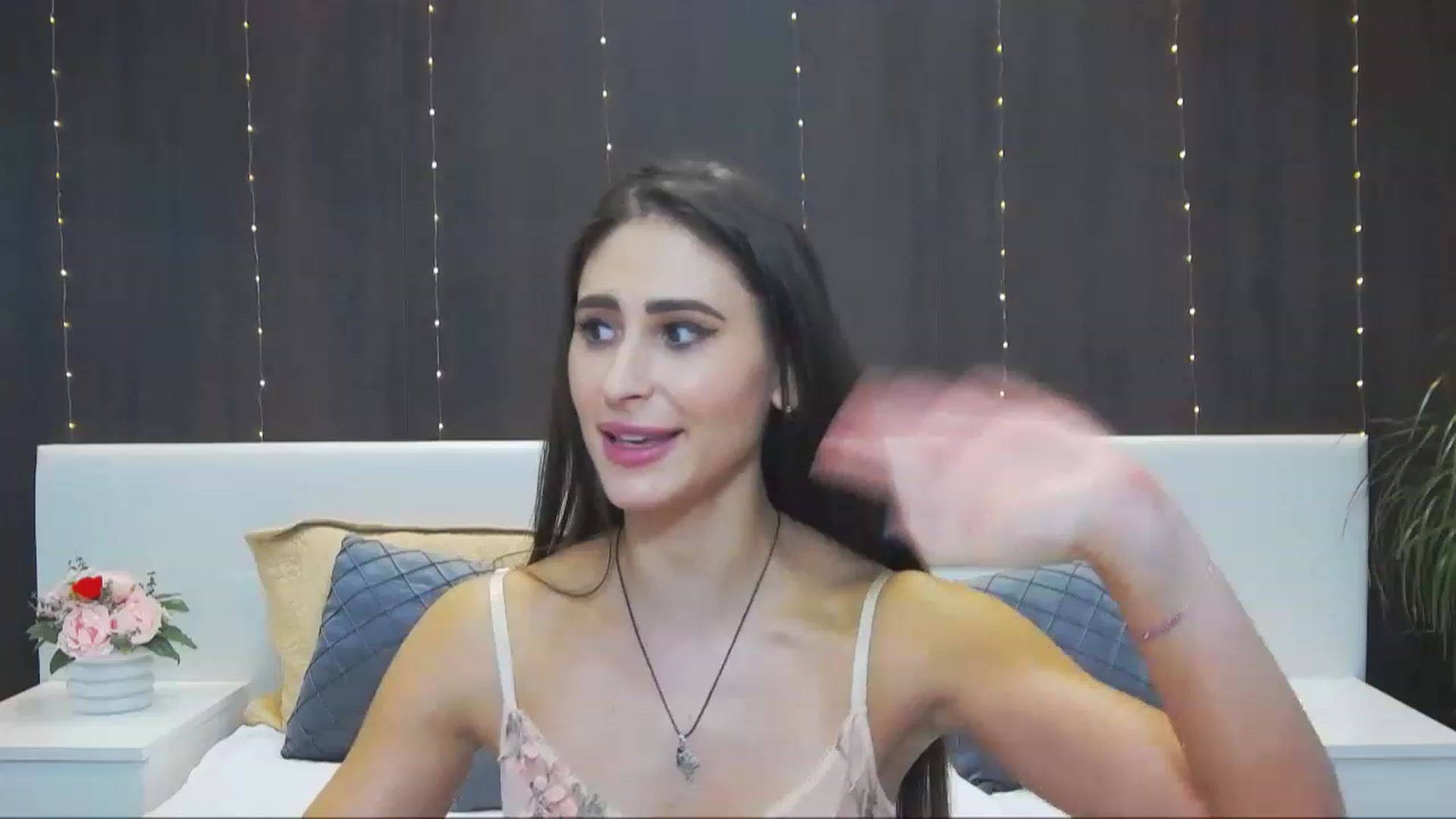 Gallery image thumbnail from MaraHari's myfreecams stream on, 12/04/2022, 19:36 image 8 of 20