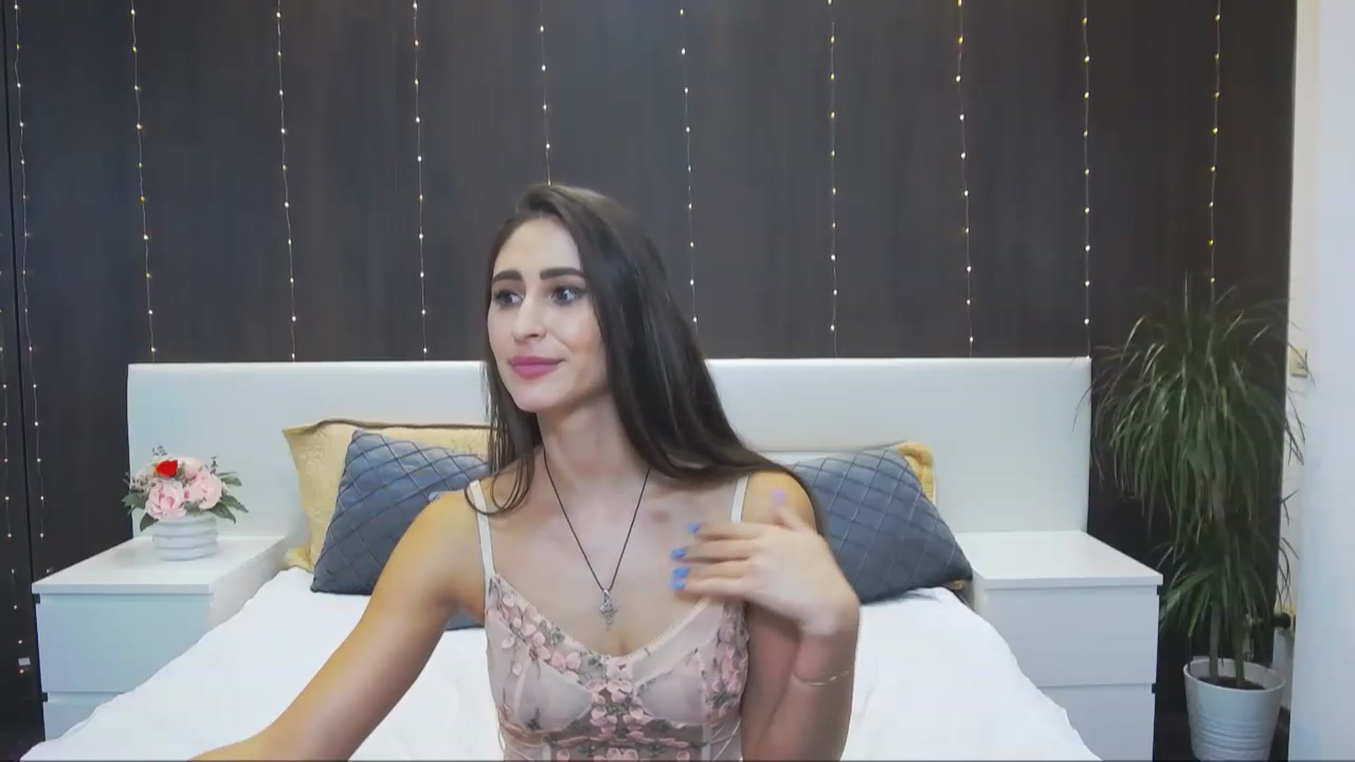 Gallery image thumbnail from MaraHari's myfreecams stream on, 12/04/2022, 19:36 image 18 of 20
