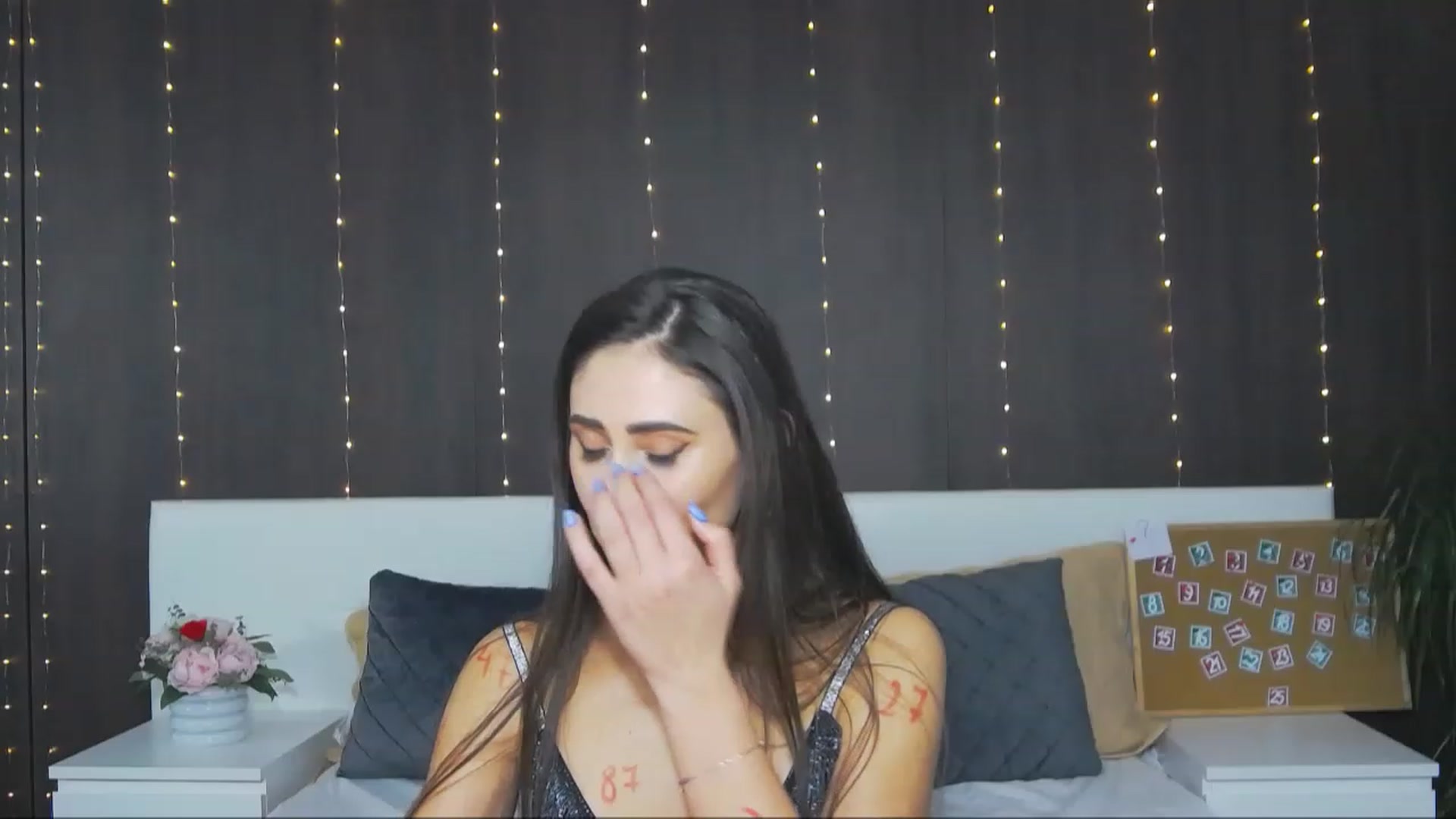 Gallery image thumbnail from MaraHari's myfreecams stream on, 12/05/2022, 18:58 image 14 of 20