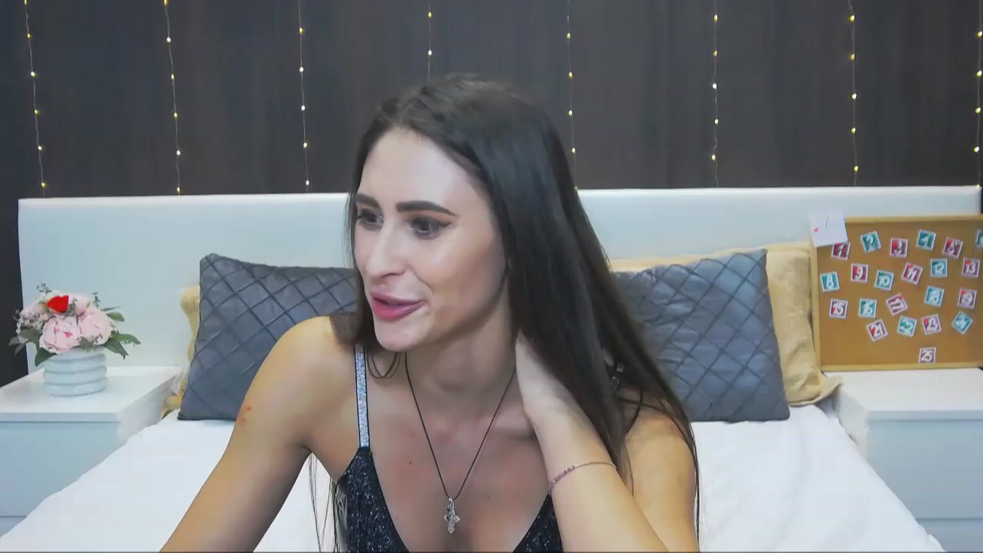Gallery image thumbnail from MaraHari's myfreecams stream on, 12/05/2022, 20:42 image 10 of 20