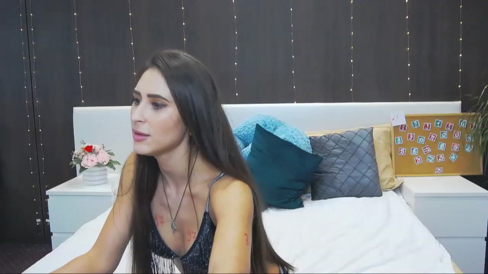 Gallery image thumbnail from MaraHari's myfreecams stream on, 12/05/2022, 20:42 image 3 of 20