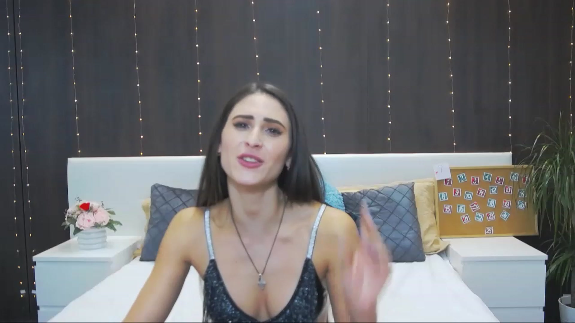 Gallery image thumbnail from MaraHari's myfreecams stream on, 12/05/2022, 20:42 image 13 of 20