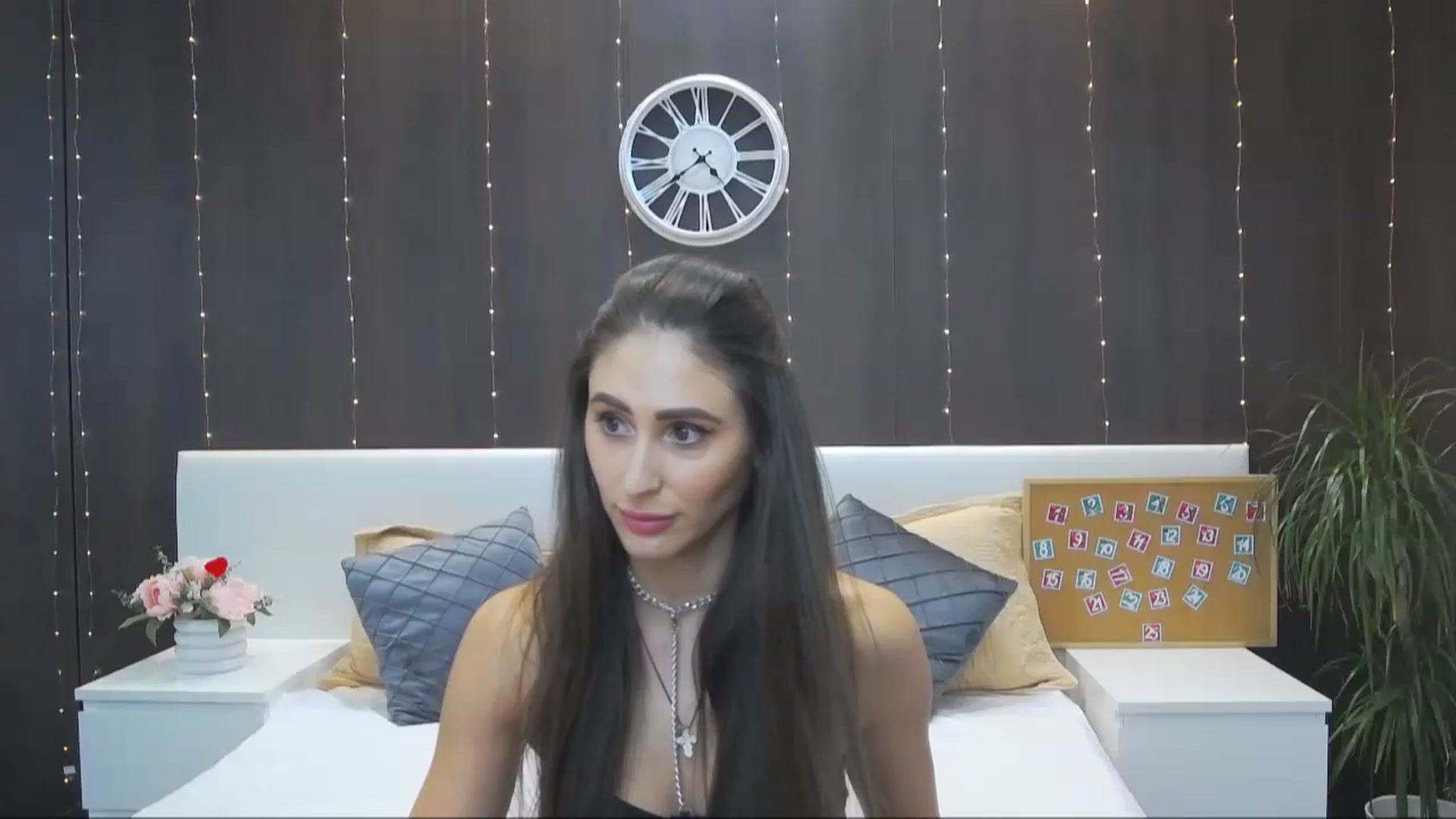 Gallery image thumbnail from MaraHari's myfreecams stream on, 12/07/2022, 16:13 image 2 of 20